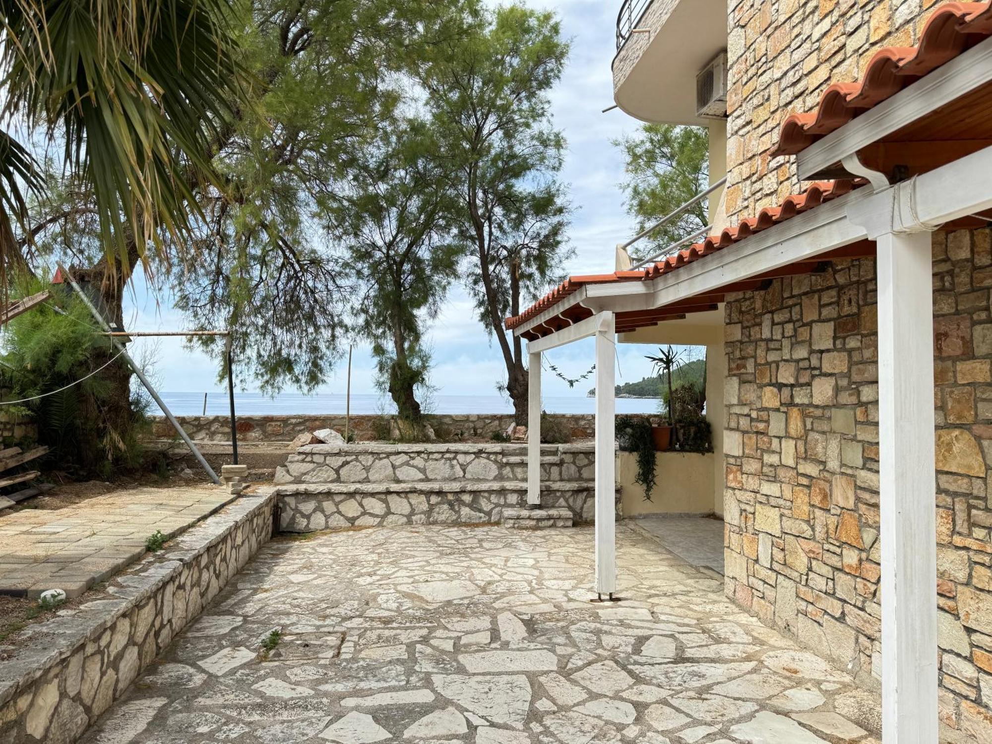 Potami Seashell Hotel Himare Exterior photo