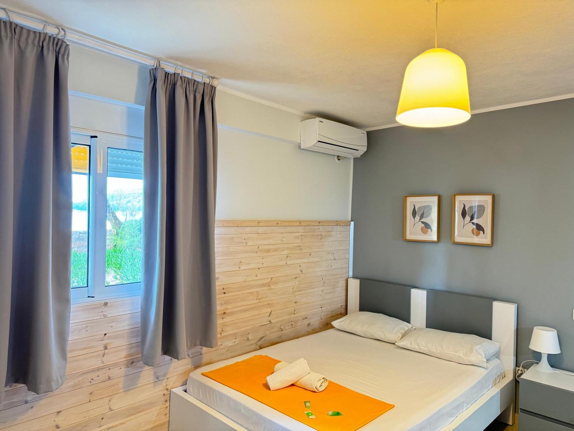 Potami Seashell Hotel Himare Exterior photo
